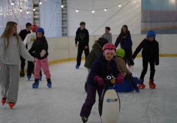 ❄️Lodowisko w Krościenku nad Dunajcem – promocja dla dzieci i młodzieży! ⛸️
